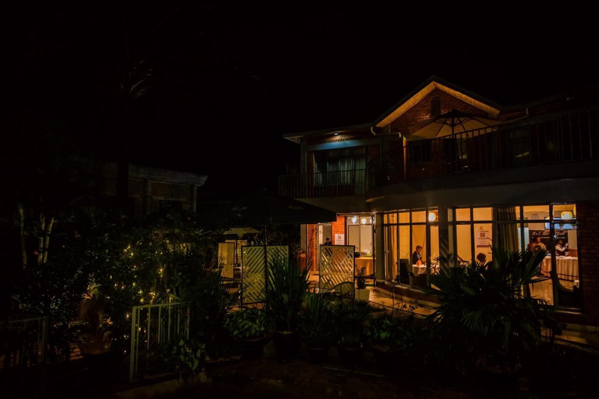 One Click Hotel Kigali Dış mekan fotoğraf